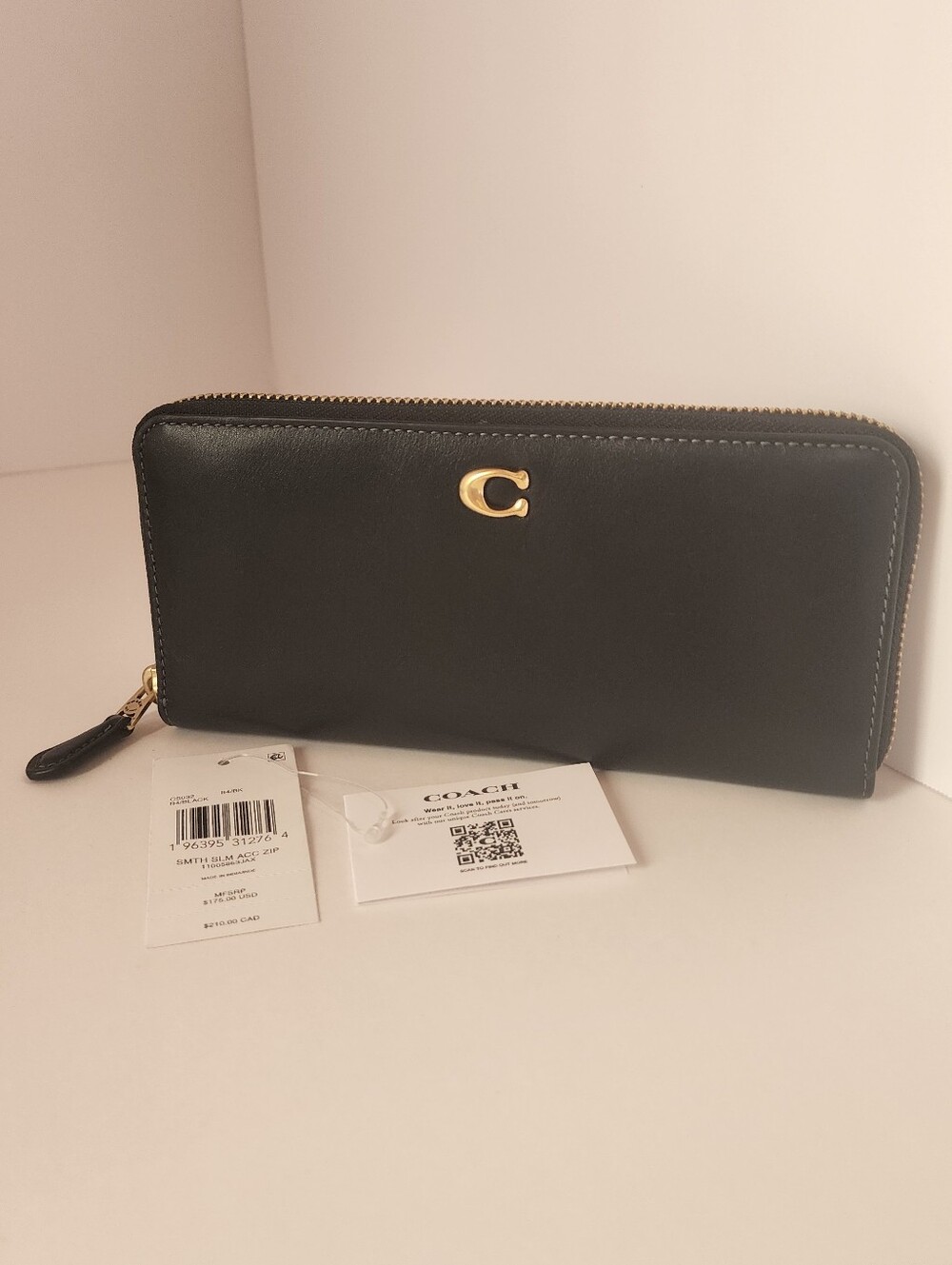 Coach Essentials Slim Accordion Wallet NWT (Flawed)